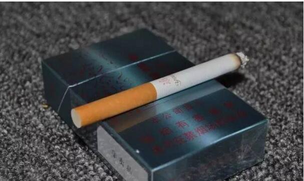 黃鶴樓游泳回歸，爺爺輩最喜愛的香煙品牌