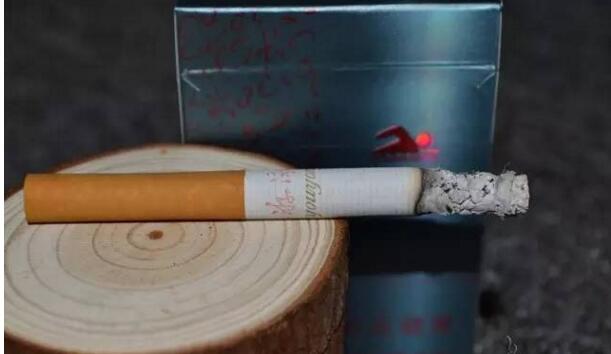 黃鶴樓游泳回歸，爺爺輩最喜愛的香煙品牌